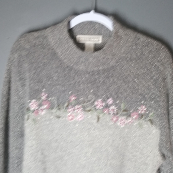 Gray Eyelash Floral Embroidered Knit Sweater Silk Angora Blend Mock Neck Size XL - Picture 2 of 8